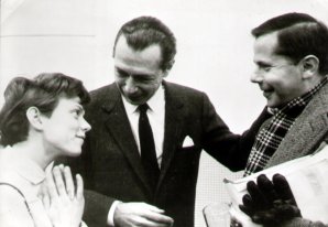 A sinistra Rita, e al  centro della foto, Dario Soria, allora General Manager  della RCA Victor.
